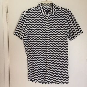 Men’s short-sleeve button down shirt